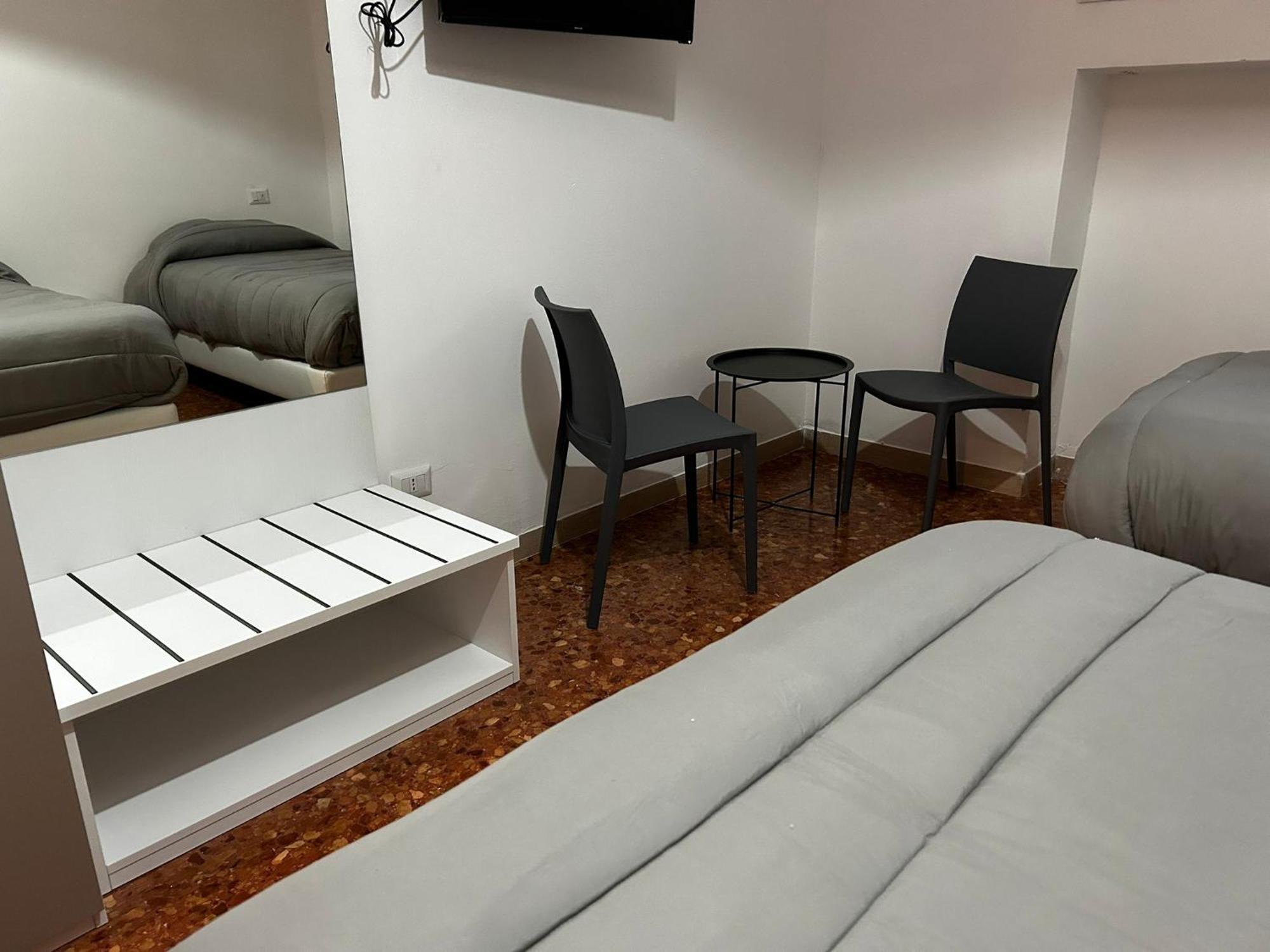 Bam Bam Tiburtina Guesthouse ローマ エクステリア 写真