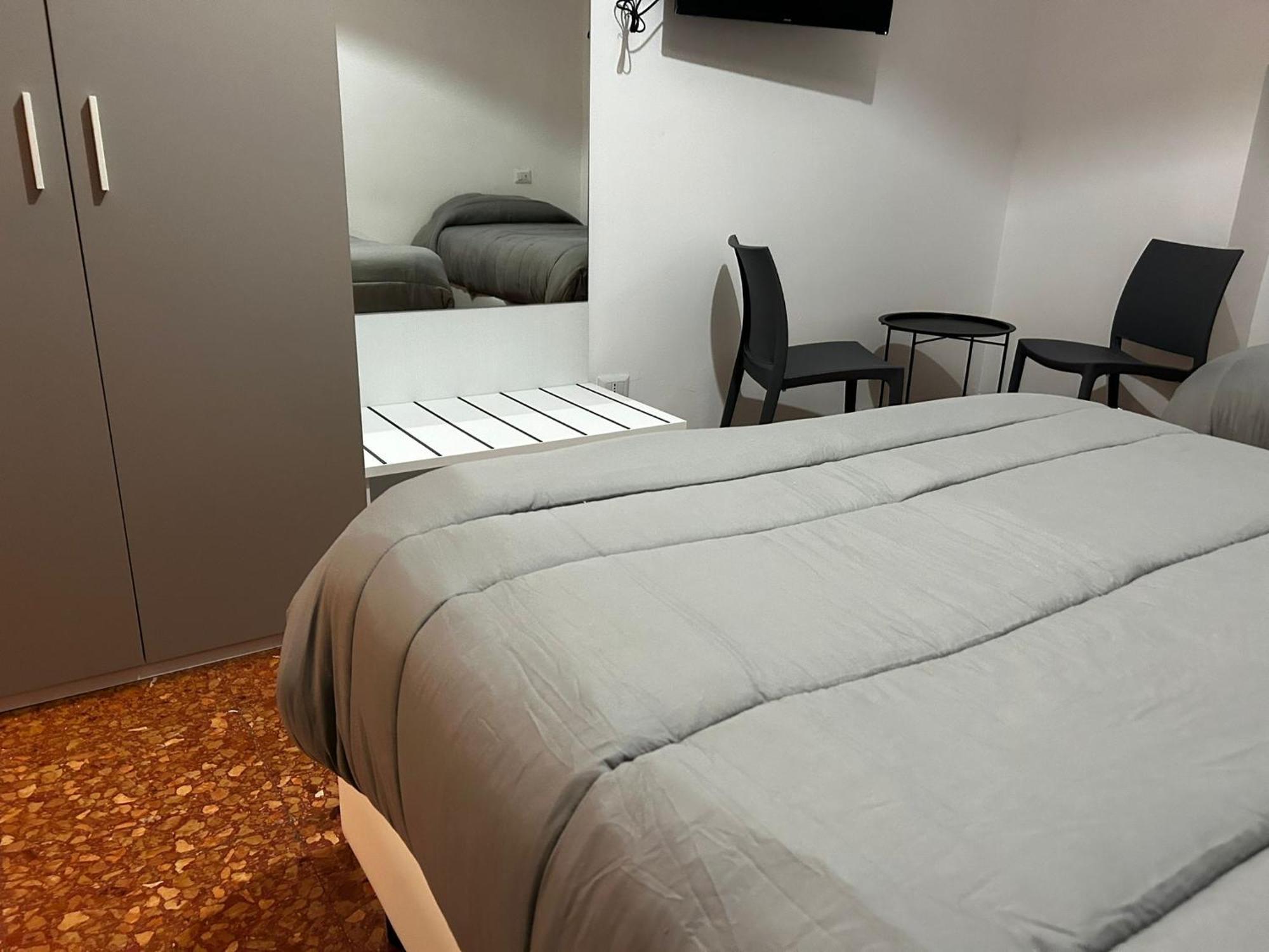 Bam Bam Tiburtina Guesthouse ローマ エクステリア 写真