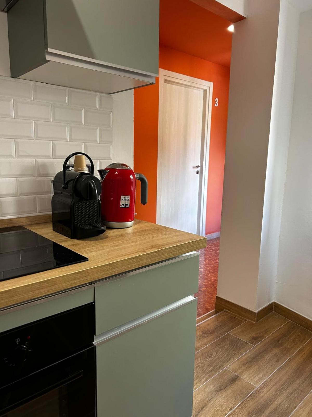 Bam Bam Tiburtina Guesthouse ローマ エクステリア 写真