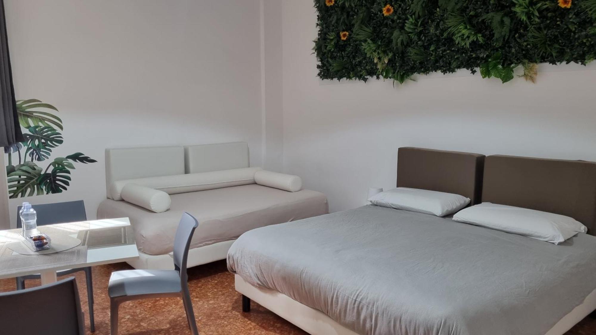 Bam Bam Tiburtina Guesthouse ローマ 部屋 写真